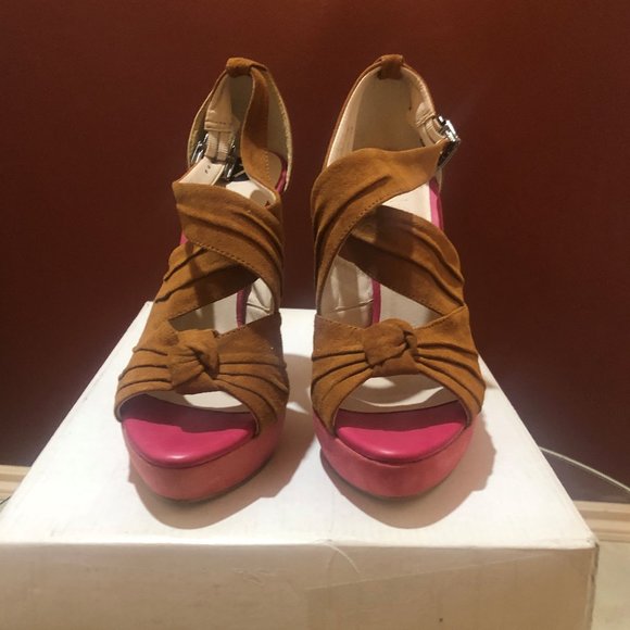 New Suede Leather heels - Picture 6 of 11